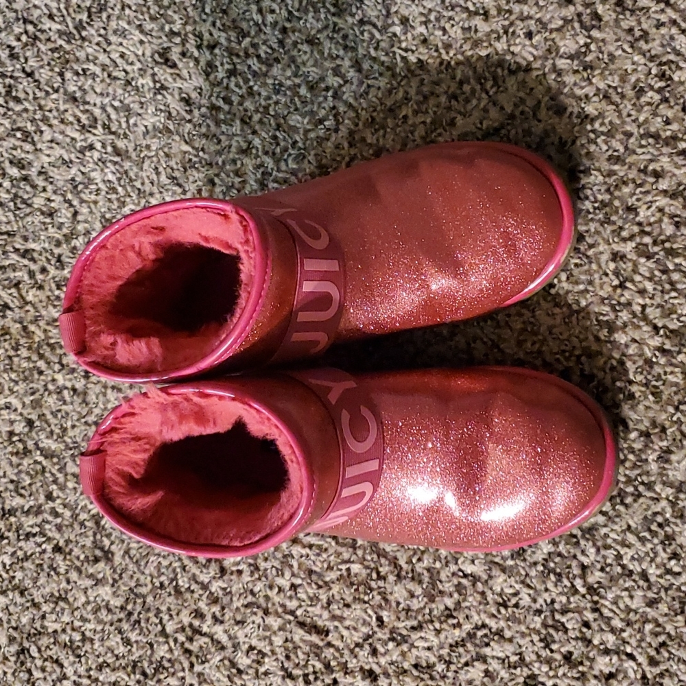 Juicy pink ankle boots